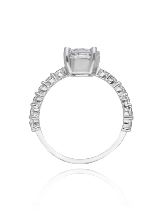 Cassie ring in 14k white gold with zircons