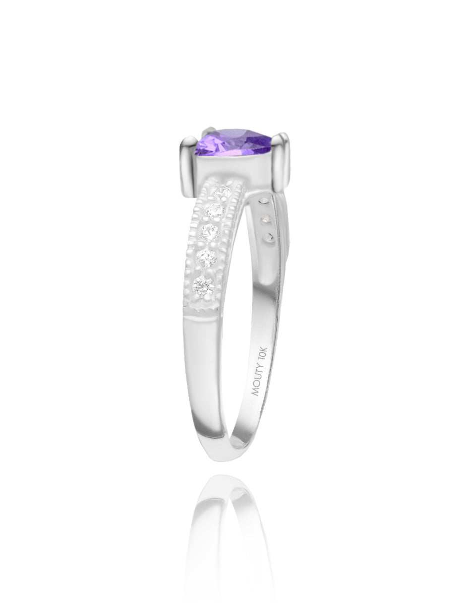 Fanny ring in 10k white gold with purple zirconia