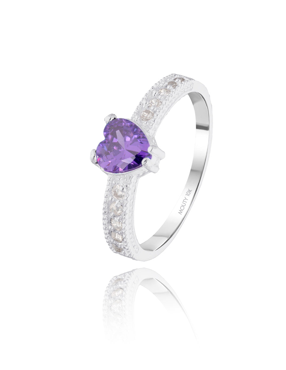 Fanny ring in 10k white gold with purple zirconia