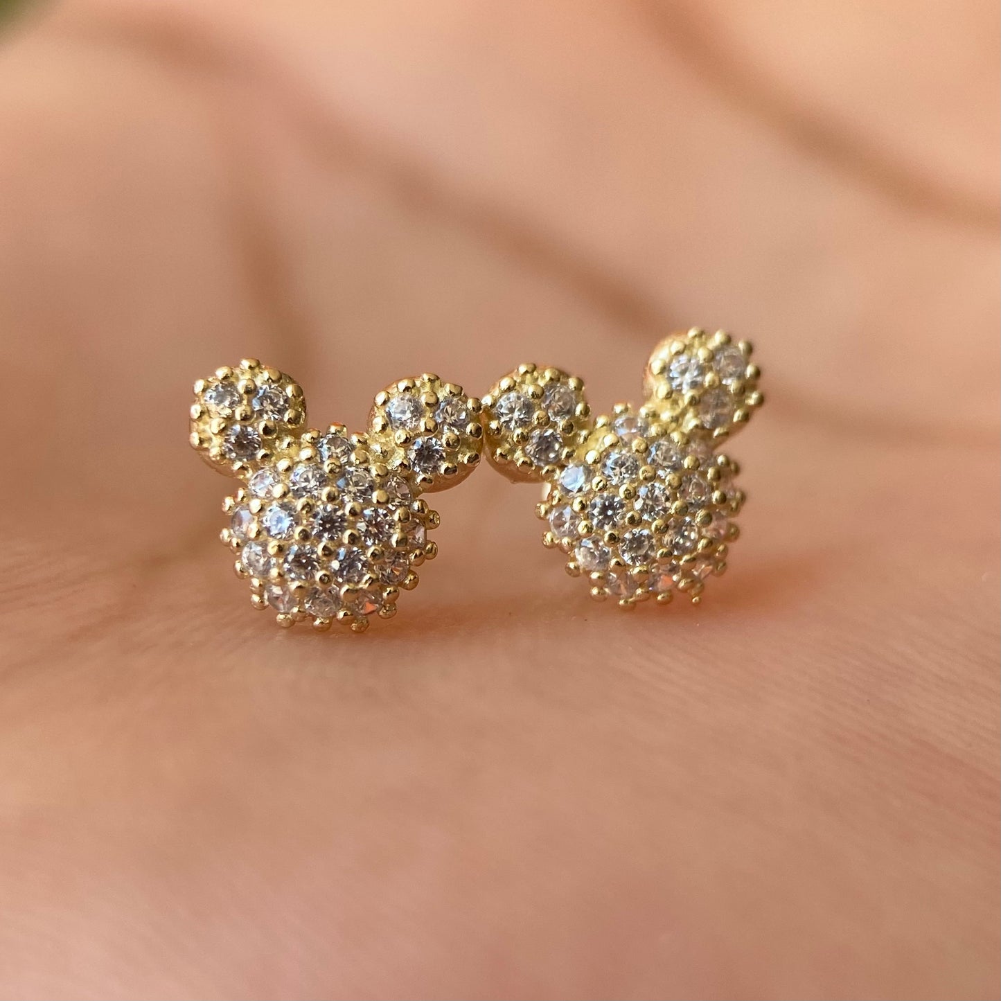 Mickey stud earrings with zirconias in 10k yellow gold Disney®️