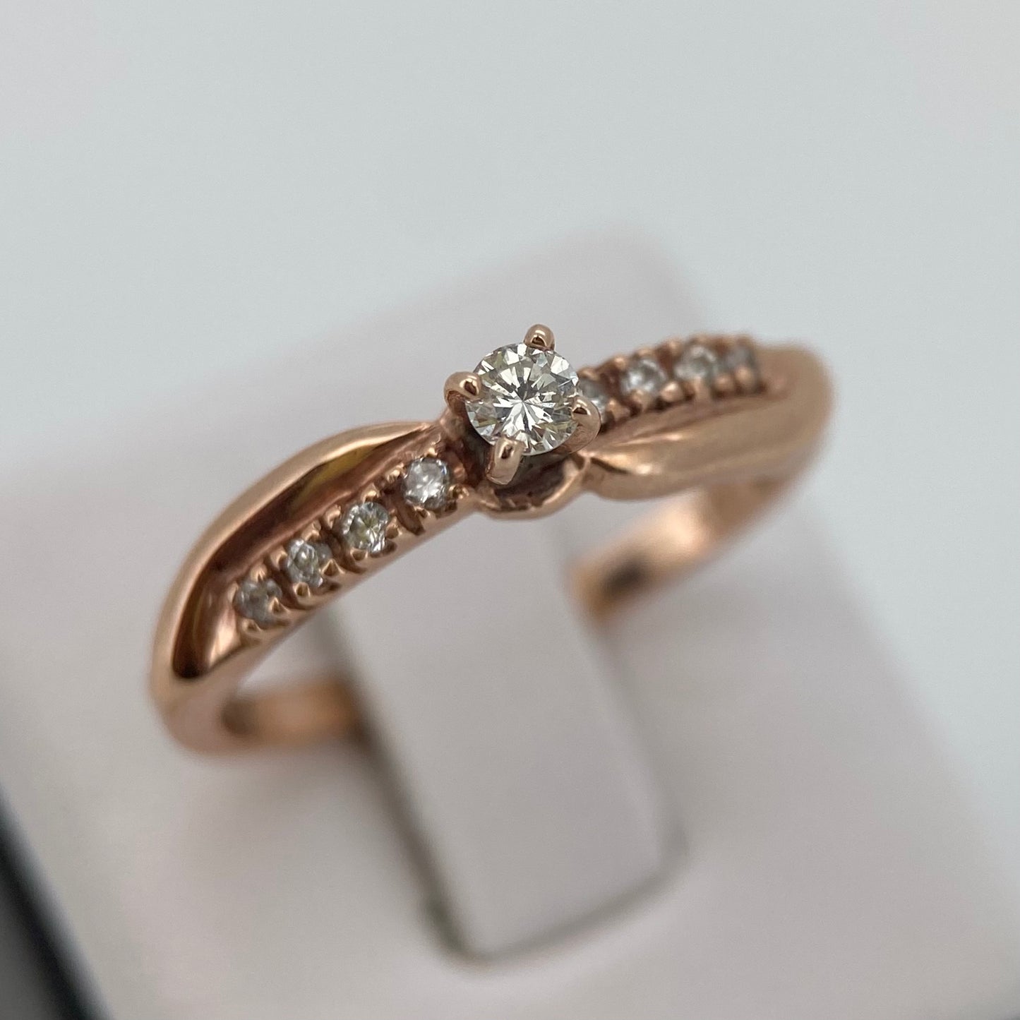 Ring in 14k rose gold with diamonds Mod: OF1595