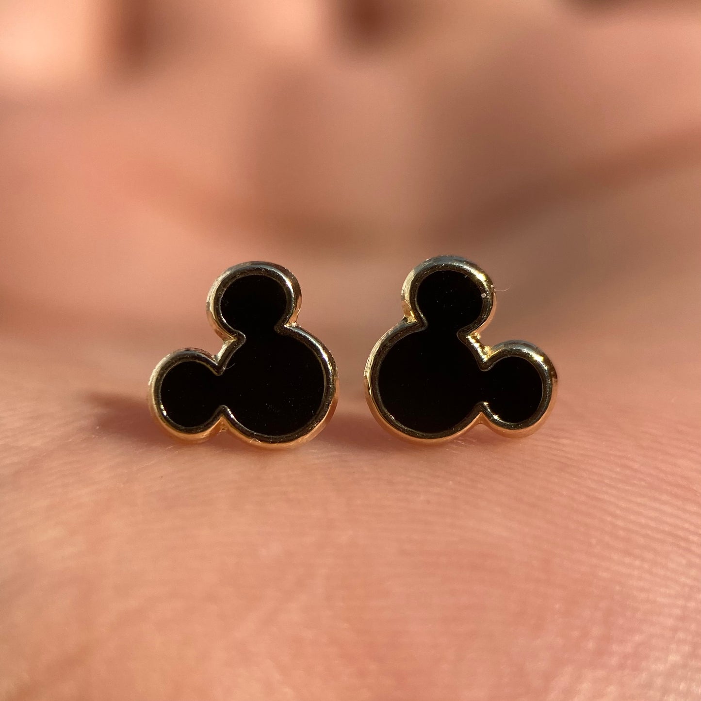 Mickey basic die-cut brooches enameled 10k yellow gold Disney®️