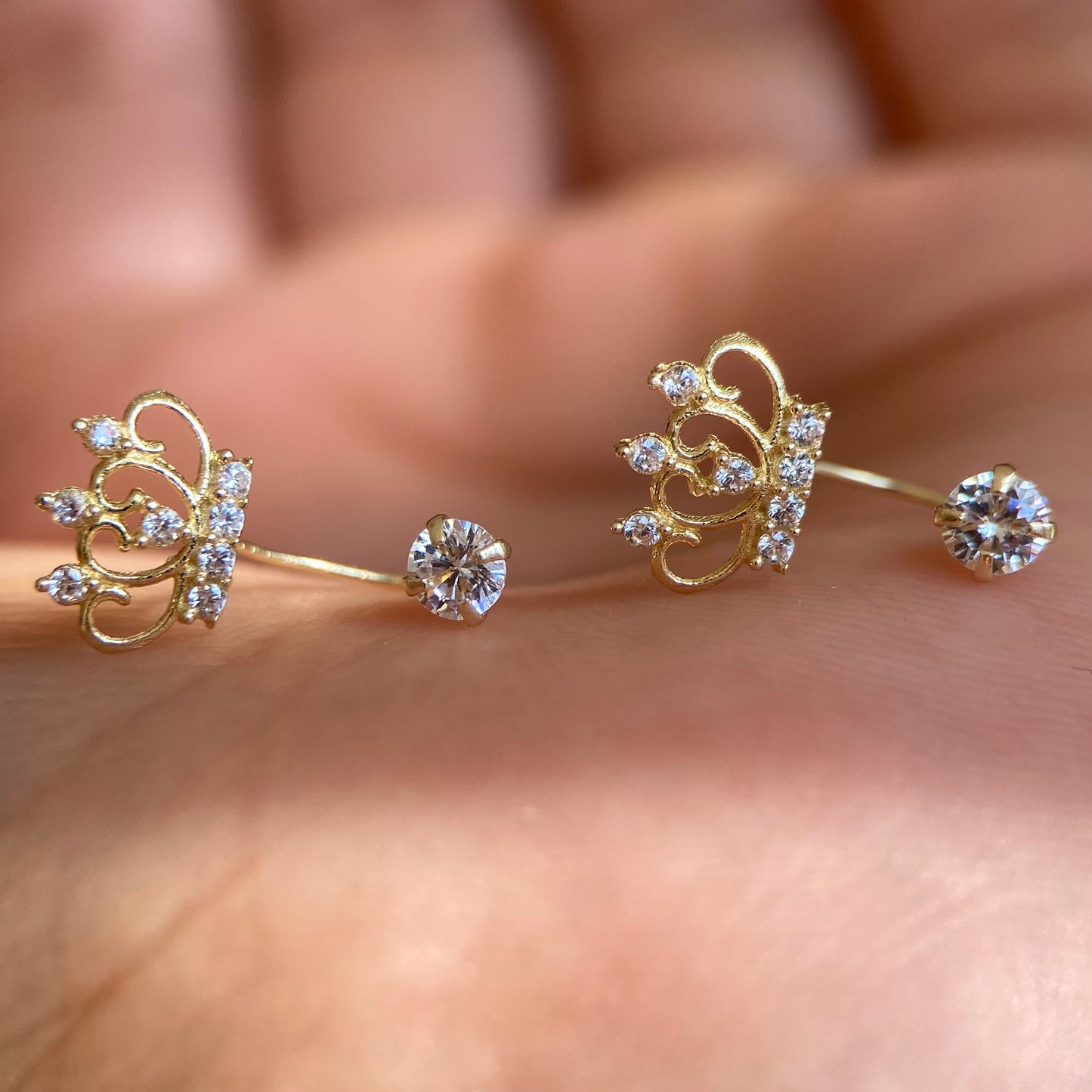 Crown telephone studs in 10k yellow gold with zircons Code: 14285 1.5cm