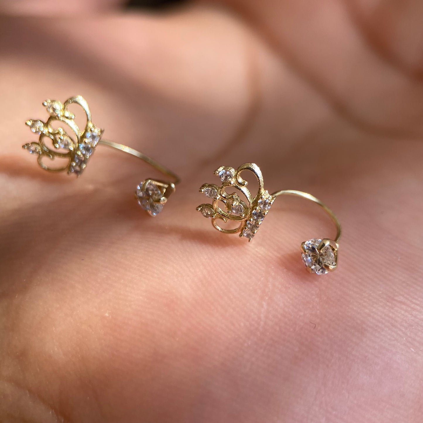 Crown telephone studs in 10k yellow gold with zircons Code: 14285 1.5cm