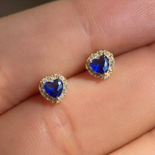 Heart studs with blue stone in 10k yellow gold with zircons Code: 14276 6mm