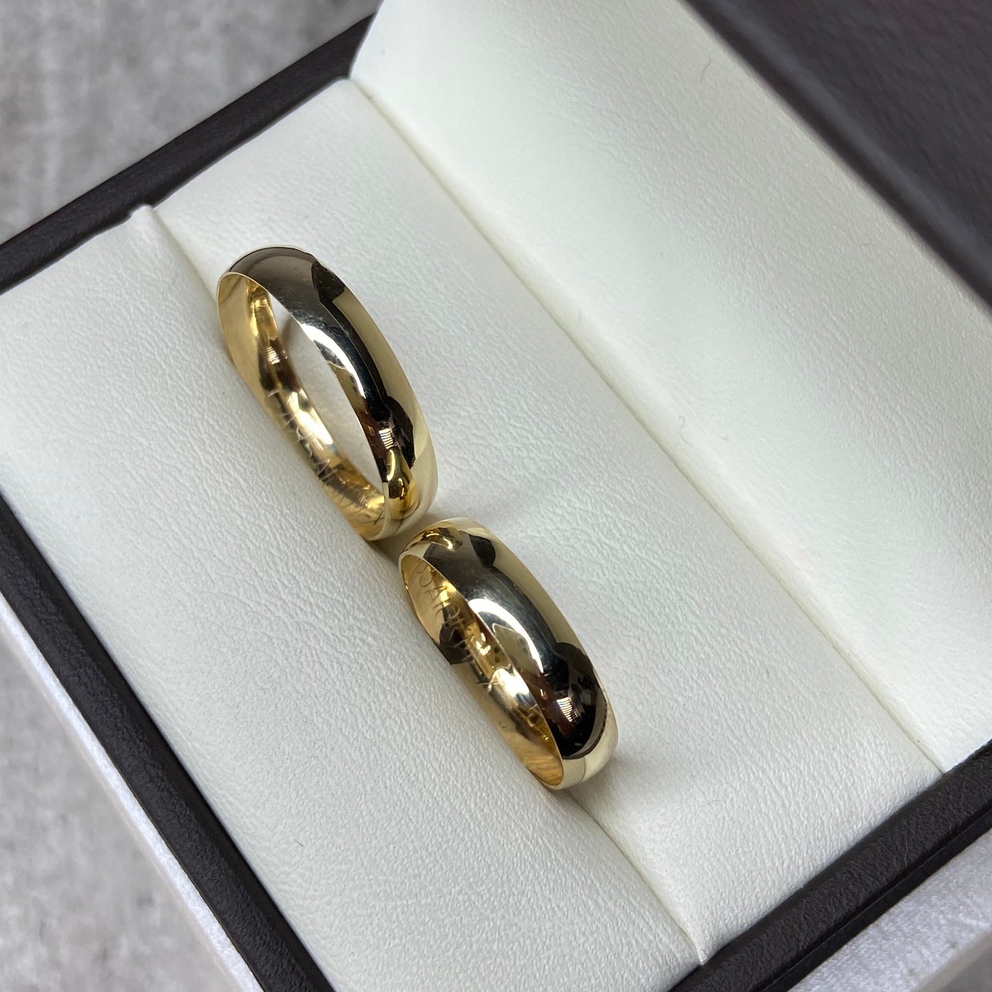 Pair of light Willow (6mm) - Julián (4mm) hoops in 10k yellow gold 