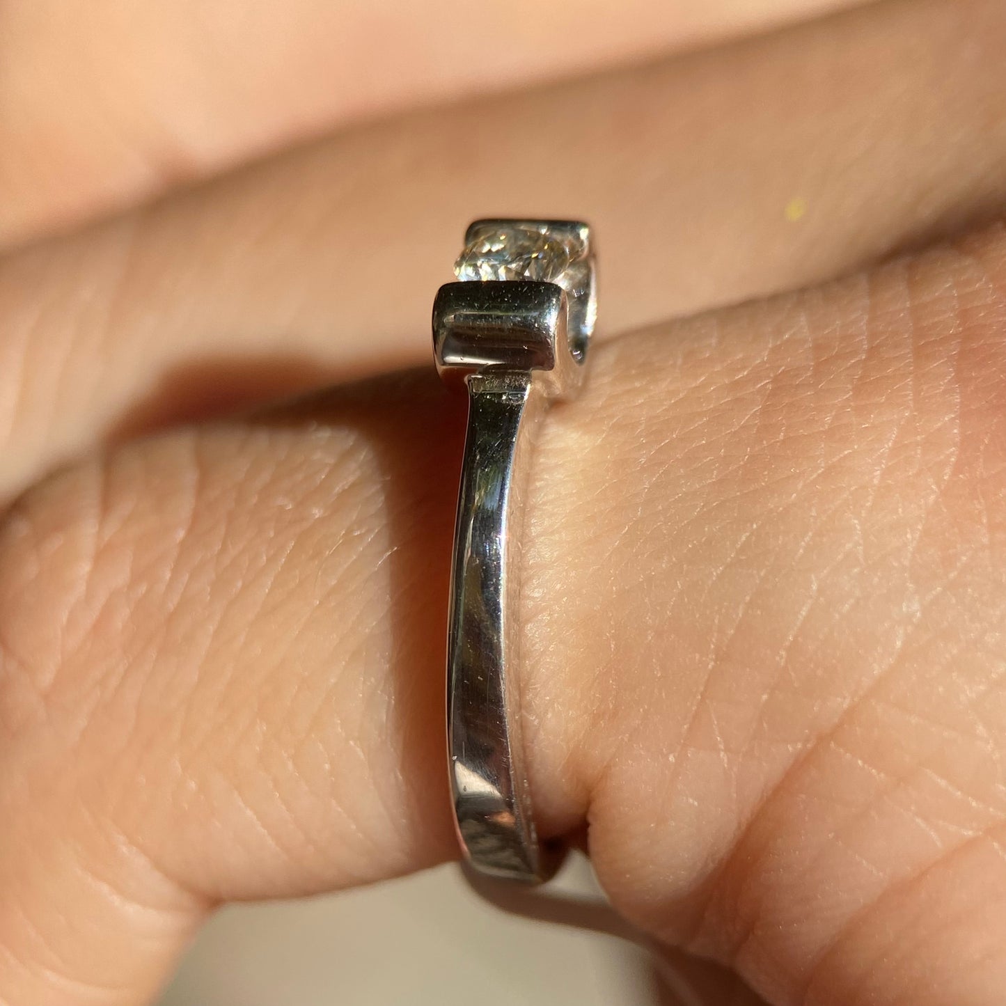 Ring in 14k white gold with diamond Mod: OF1238