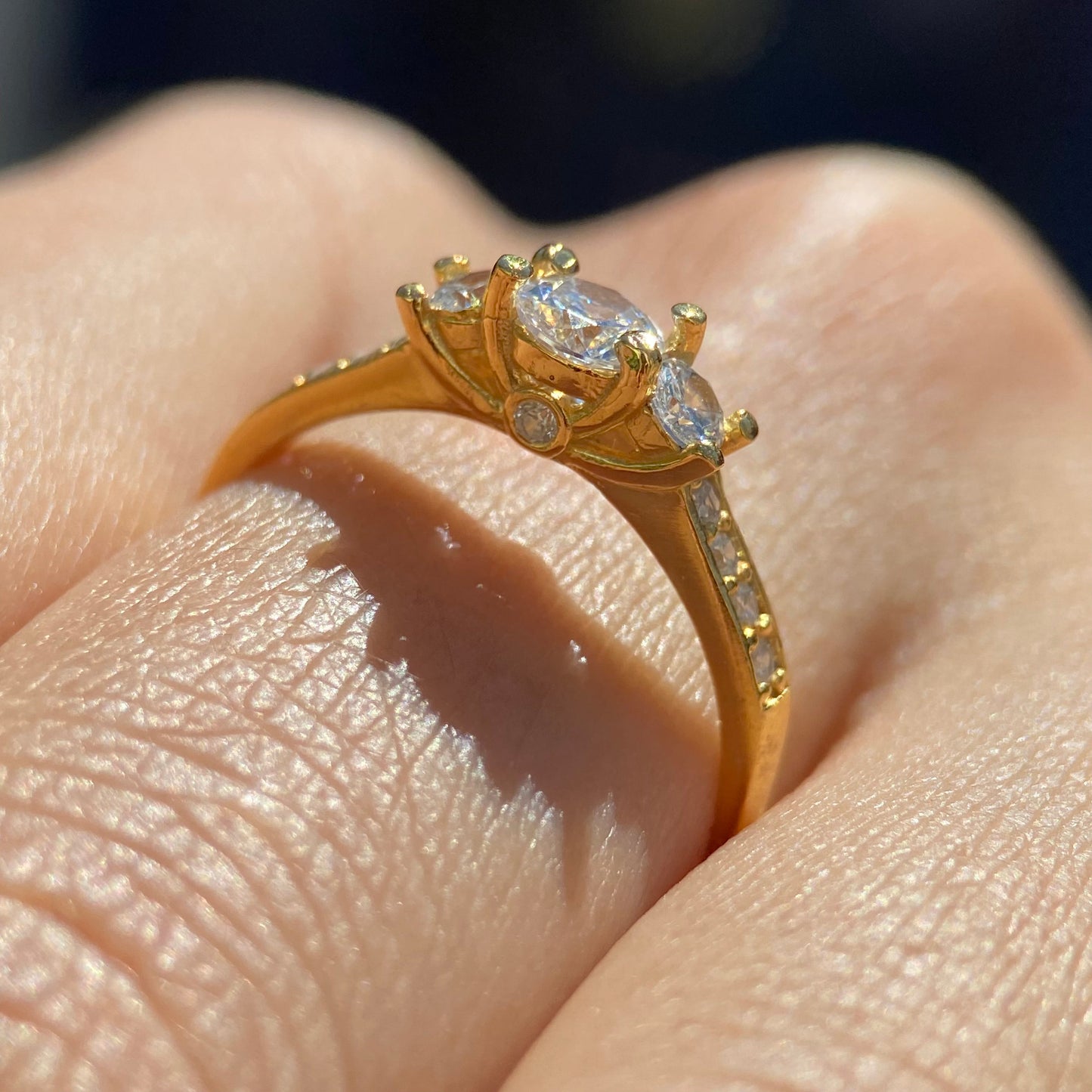 Cielo ring in 14k yellow gold with white zirconia