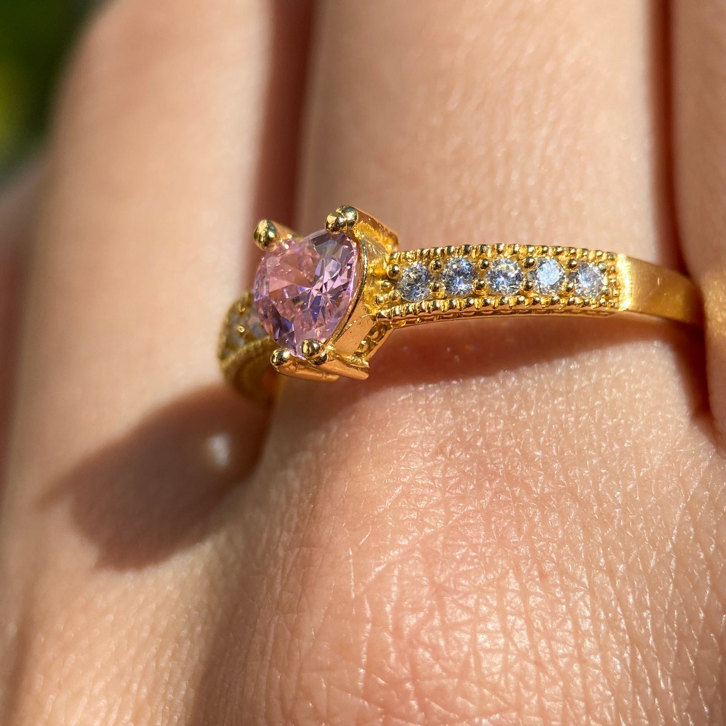 Fanny ring in 10k yellow gold with pink zirconia