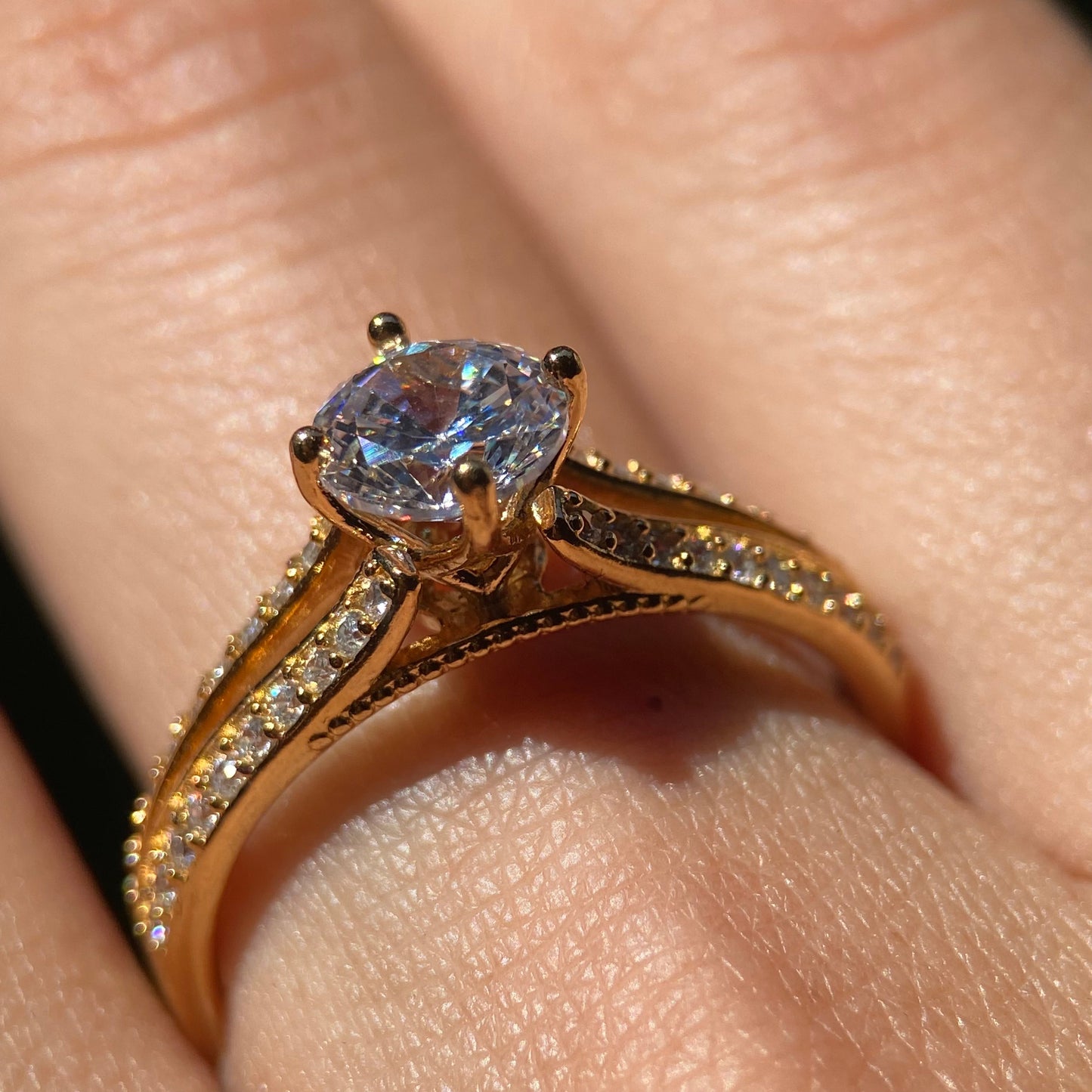 Lewis ring in 14k yellow gold with zircons 