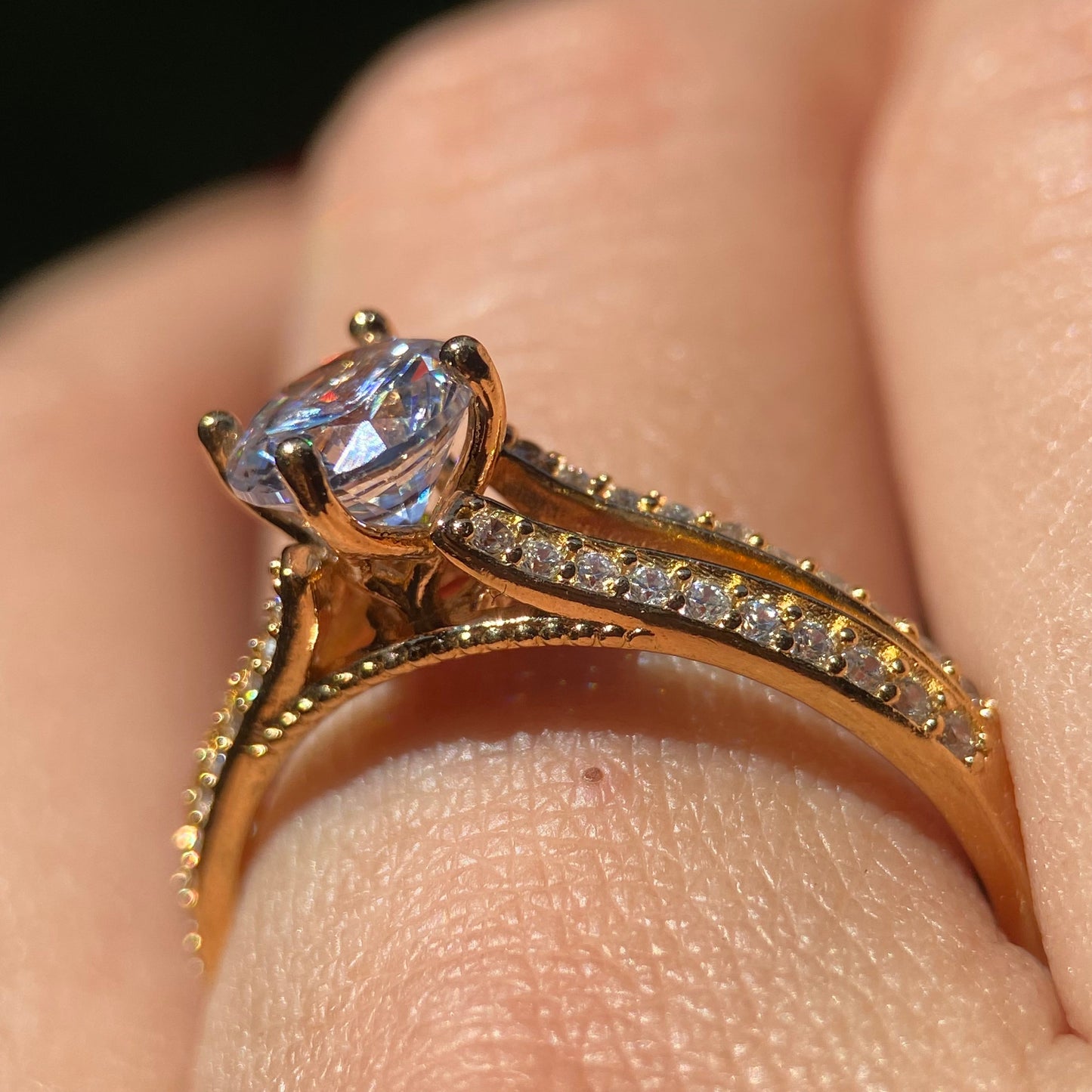 Lewis ring in 14k yellow gold with zircons 