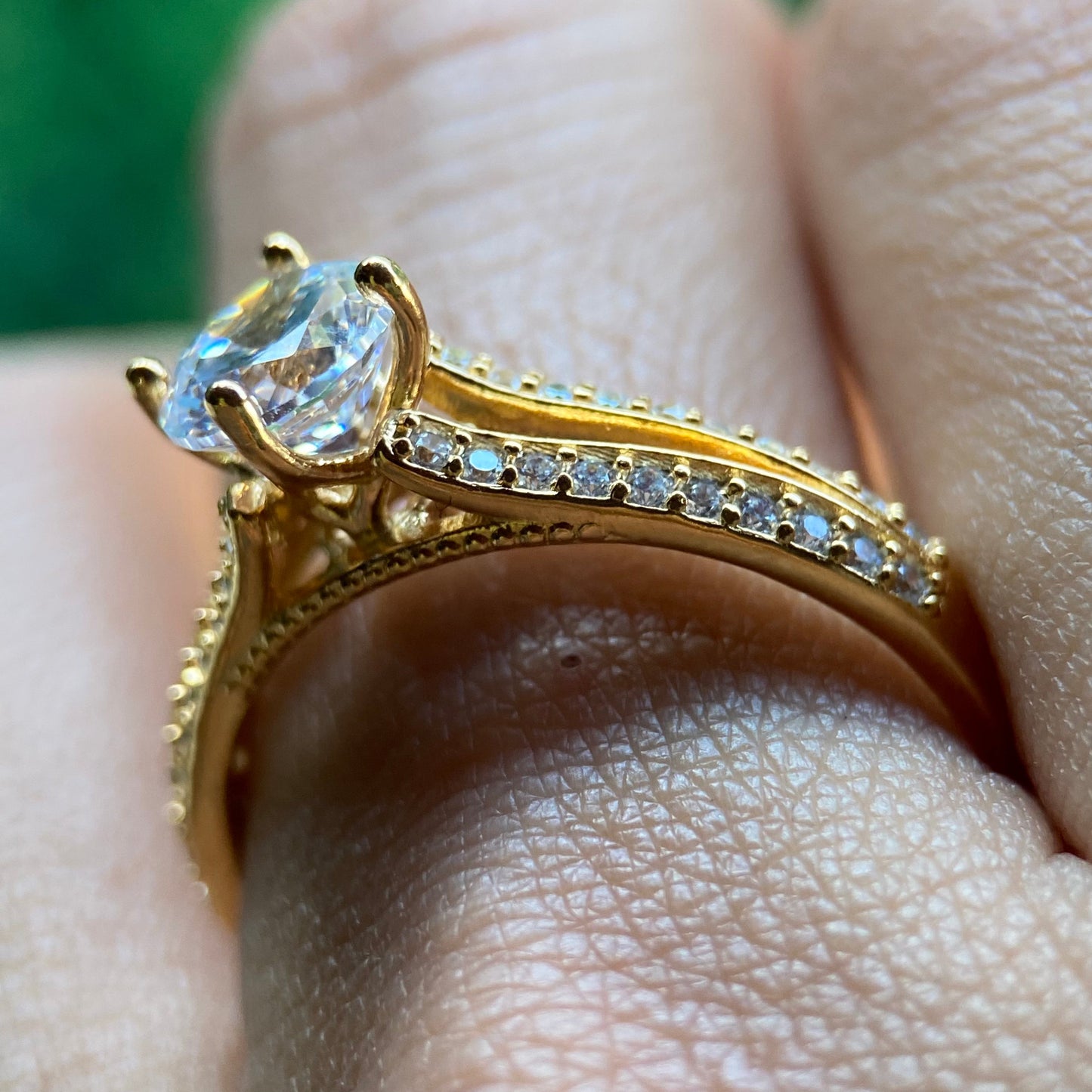 Lewis ring in 14k yellow gold with zircons 