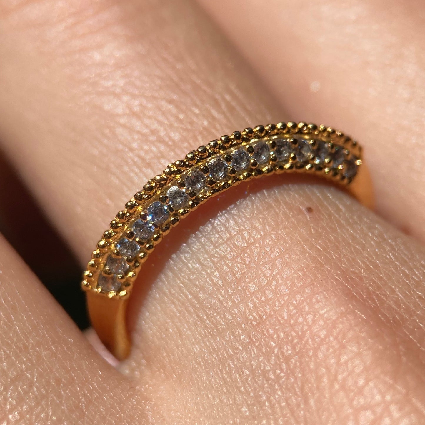 Elsie ring in 10k yellow gold with zircons