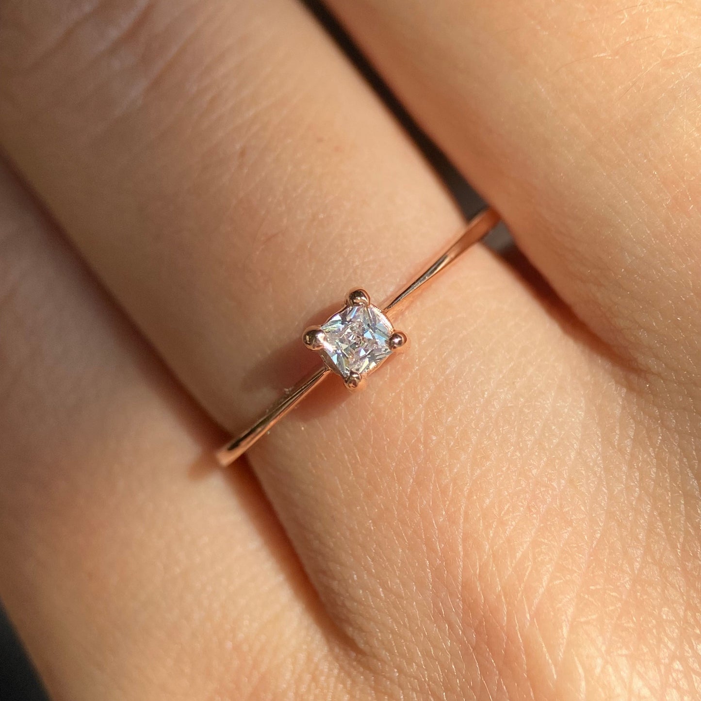 Darian ring in 18k rose gold with zirconia