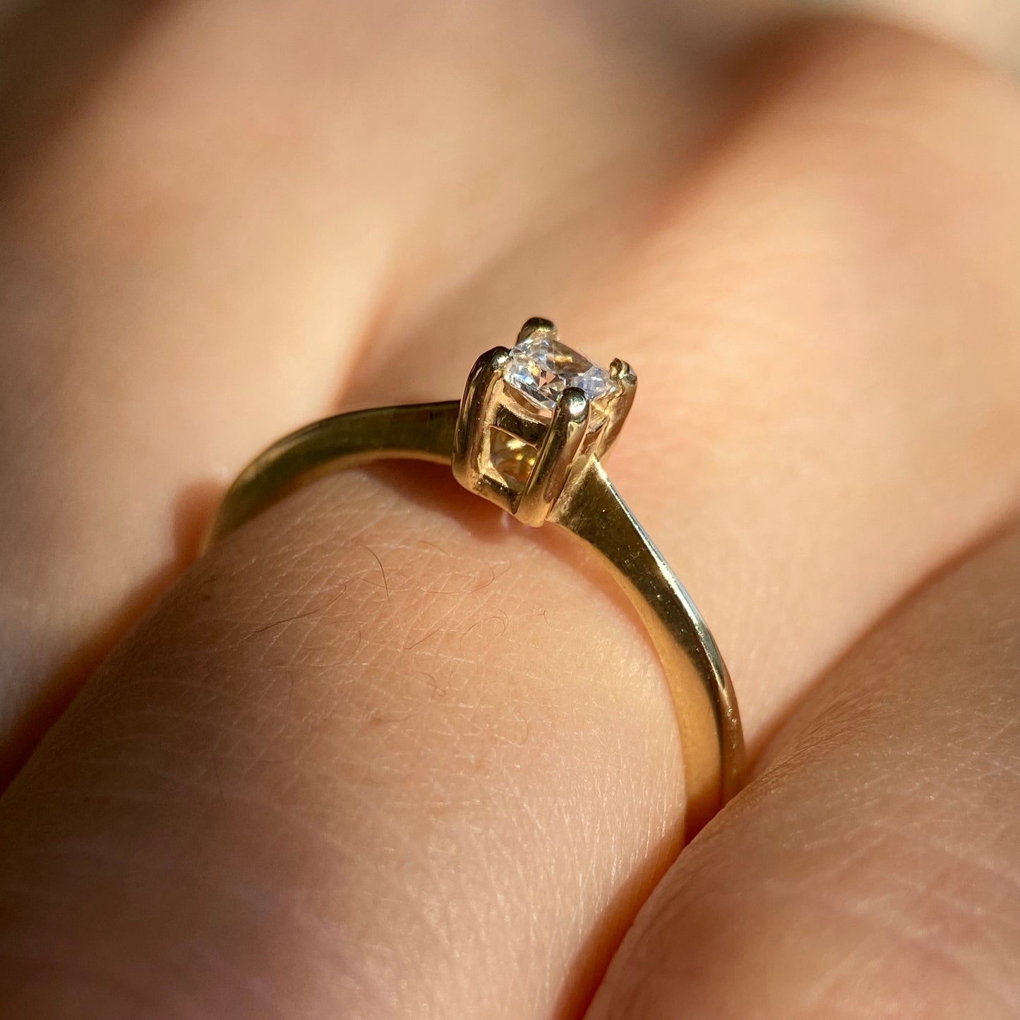 Darian ring in 18k yellow gold with zirconia