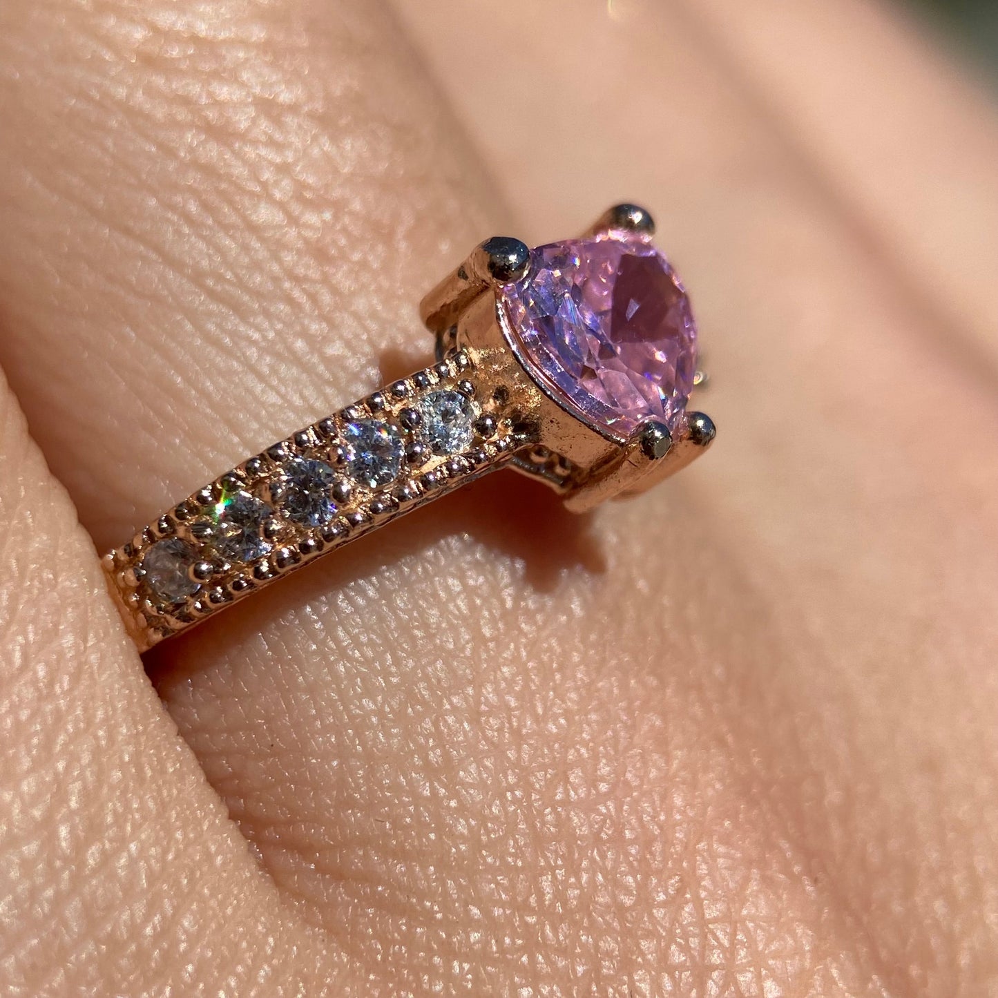 Fanny ring in 14k rose gold with pink zirconia