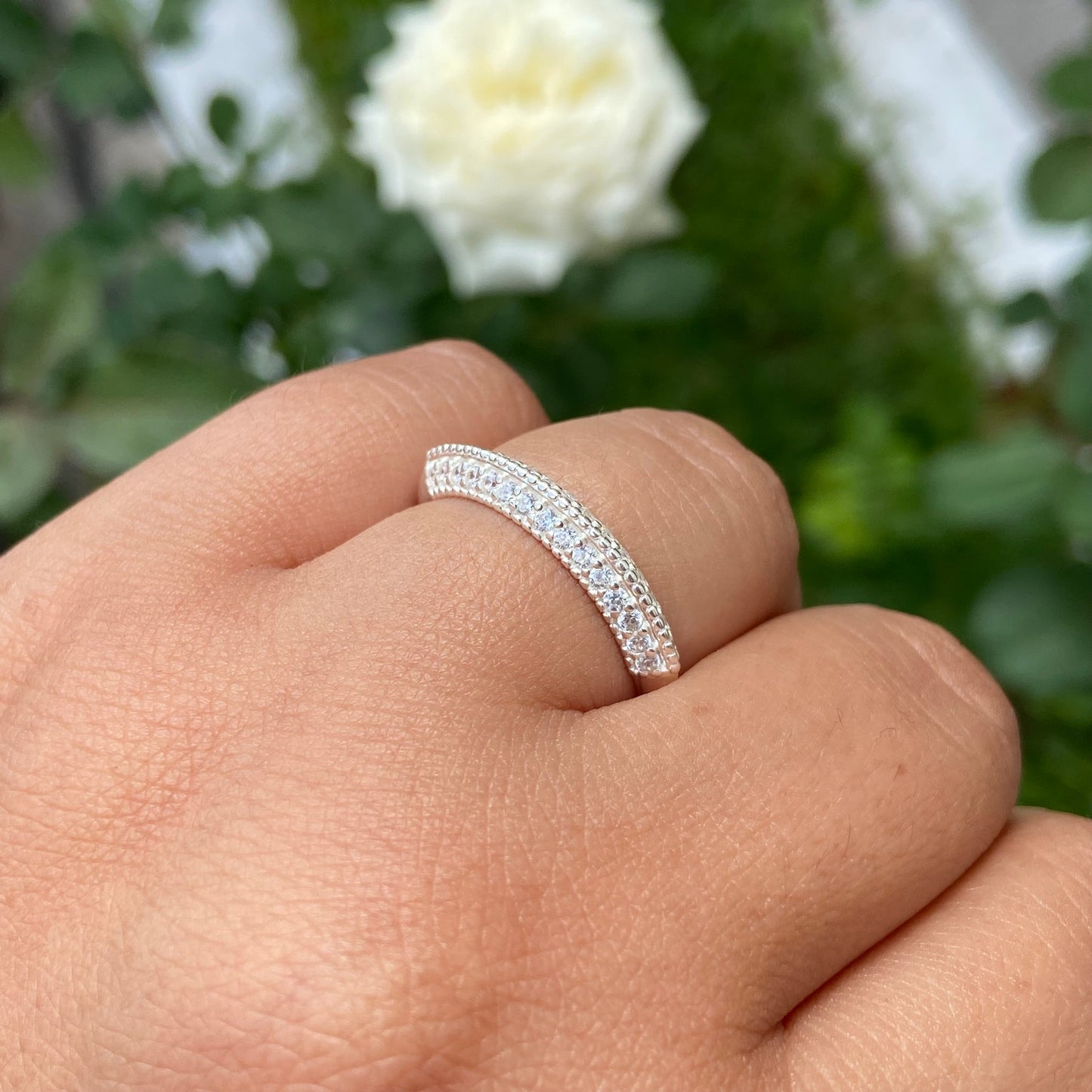 Elsie ring in 10k white gold with zircons